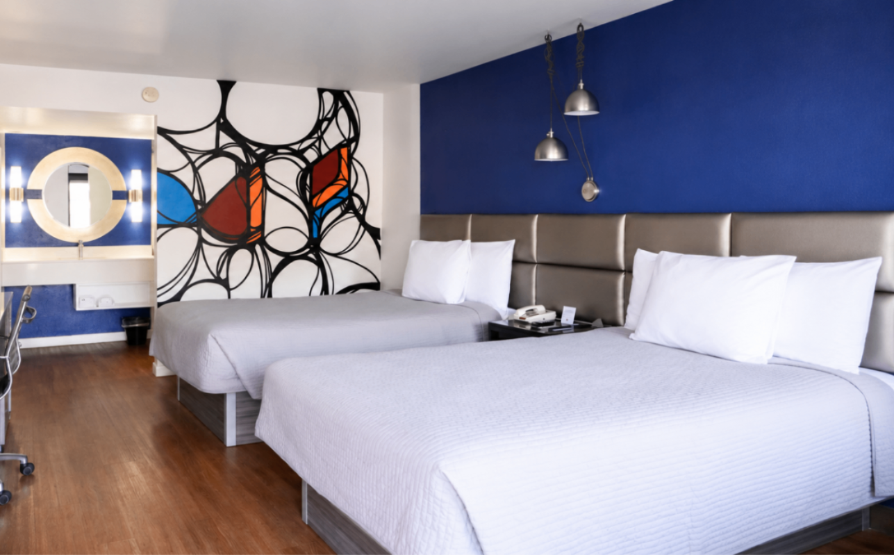 2 Double Beds